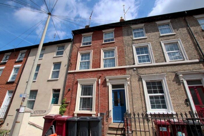 1 Bedroom Flat To Rent In Zinzan Street, Reading, RG1
