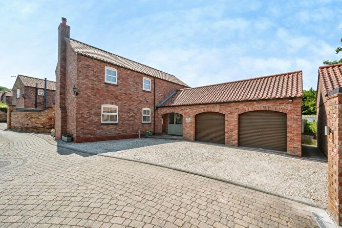 3 Bedroom Detached House For Sale In The Old Stack Yard, Wrawby, Brigg, DN20