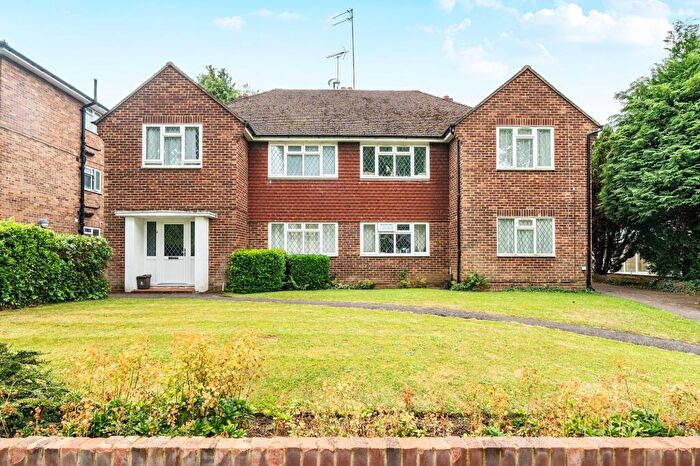 2 Bedroom Property For Sale In Lovelace Gardens, Surbiton, KT6