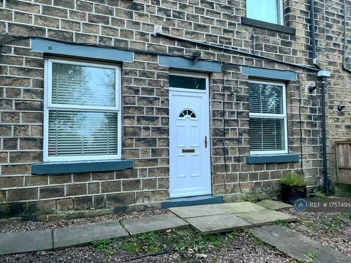1 Bedroom Flat To Rent In Moor End Road, Huddersfield, HD4