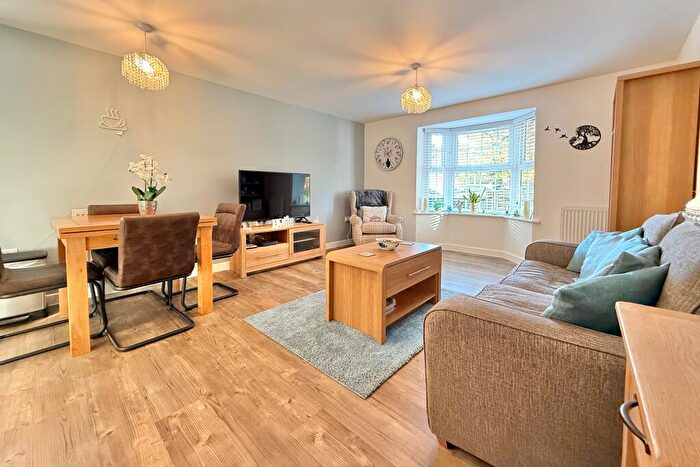 2 Bedroom Apartment For Sale In Montefiore Drive, Sarisbury Green, SO31
