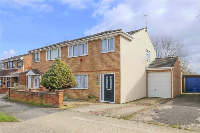 3 Bedroom Semi-Detached House To Rent In Sutherland Grove, Bletchley, Milton Keynes, Bucks, MK3