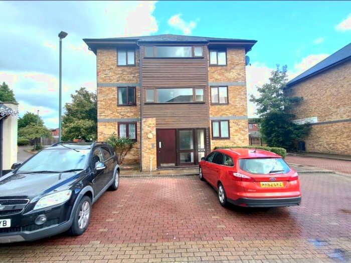 1 Bedroom Flat To Rent In Manor Close, London SE28