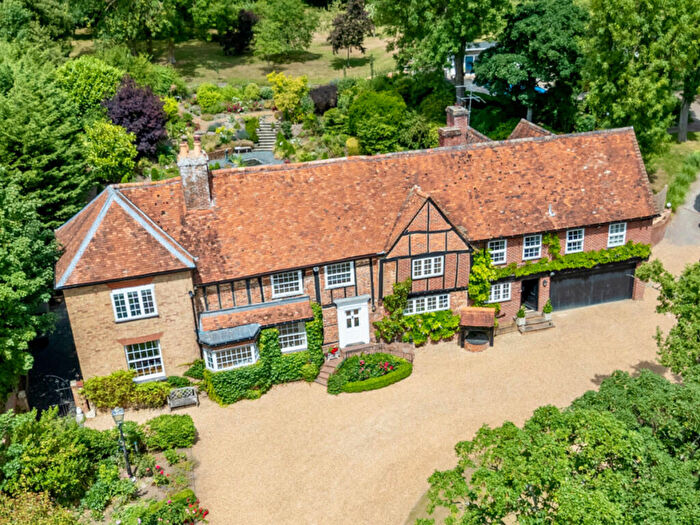 5 Bedroom Country House For Sale In High Street, Eggington, LU7