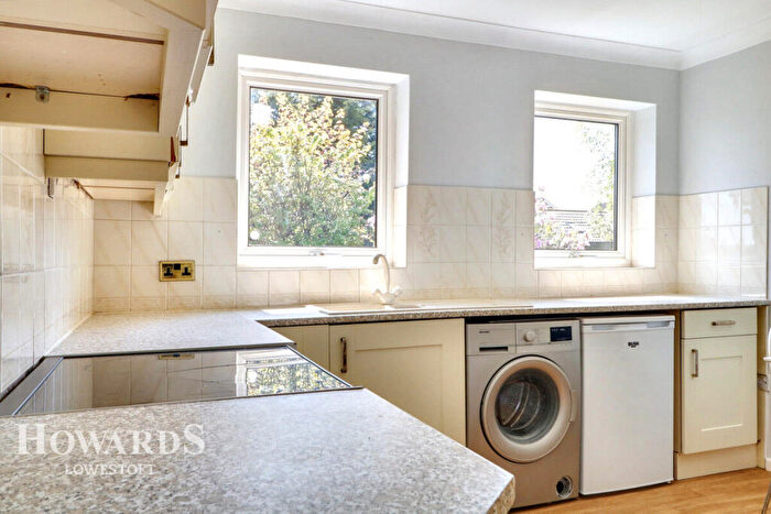 2 Bedroom Detached Bungalow For Sale In Marbella Green, Lowestoft, NR33