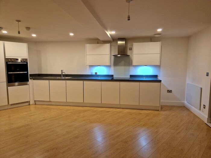 2 Bedroom Flat To Rent In Bedford Road, London, SW4
