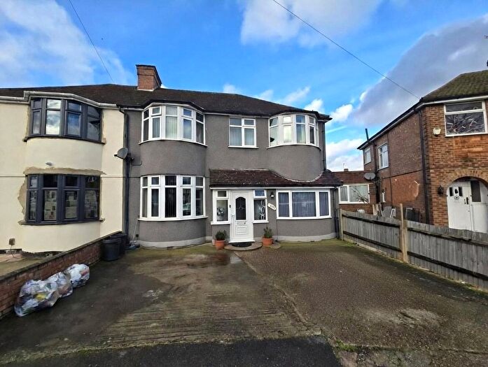 7 Bedroom Semi Detached House For Sale In Nield Road, Hayes, Greater London, UB3