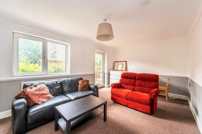 3 Bedroom Flat To Rent In Highbury And Islington, Highbury, London, N5