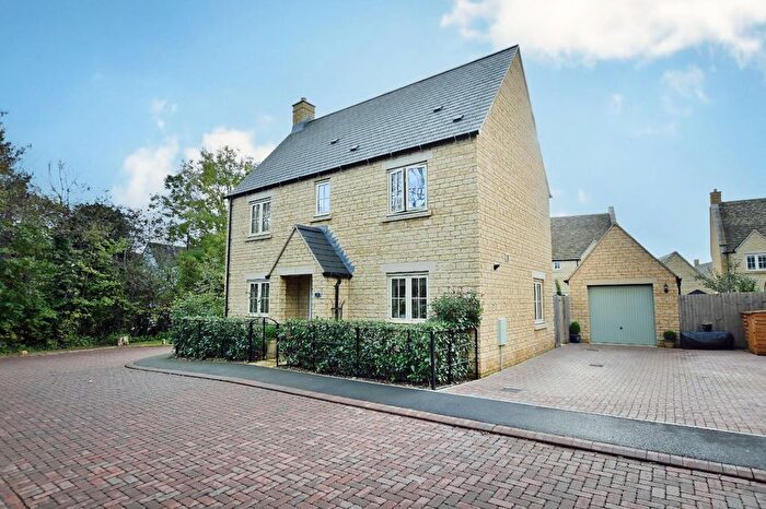 3 Bedroom Detached House For Sale In Manitoba Place, Fairford, GL7