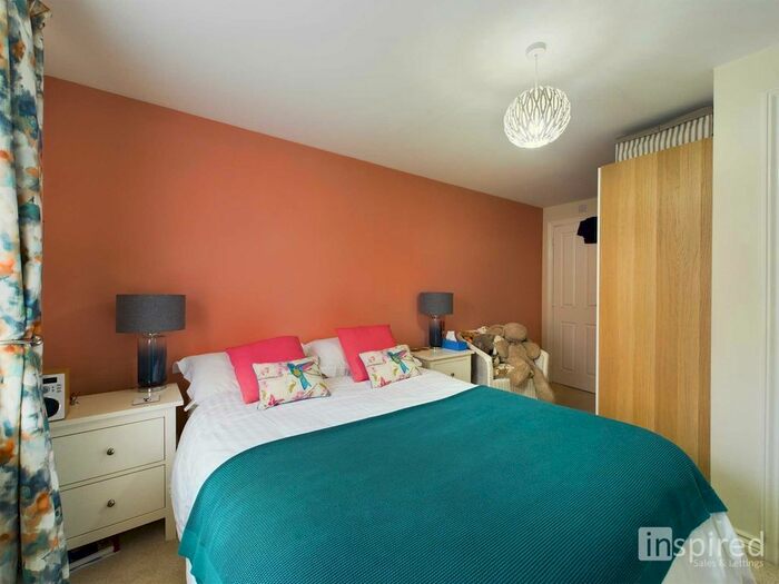 2 Bedroom Flat For Sale In Turing Gate, Bletchley, MK3