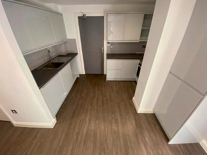 1 Bedroom Flat To Rent In Lichfield Road, Four Oaks, Sutton Coldfield, B74