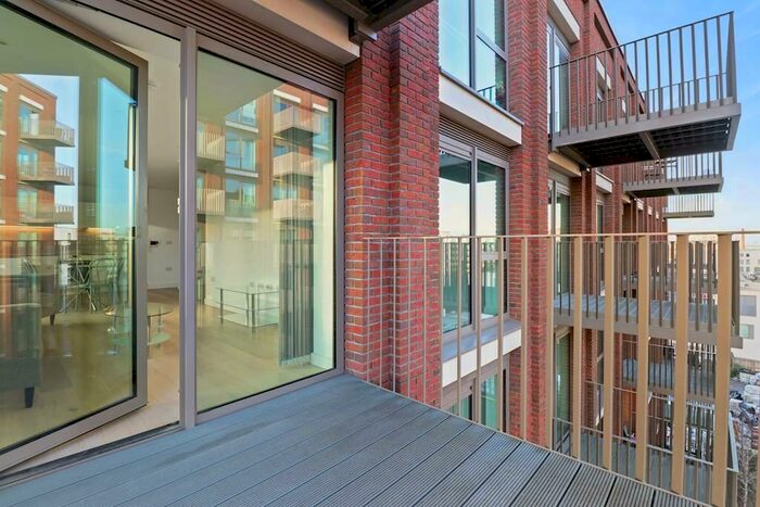 2 Bedroom Flat To Rent In Pendant Court, Shipwright Street, London, E16