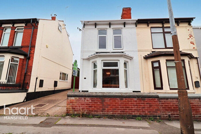 3 Bedroom Semi Detached House For Sale In Crocus Street, Nottingham, NG17