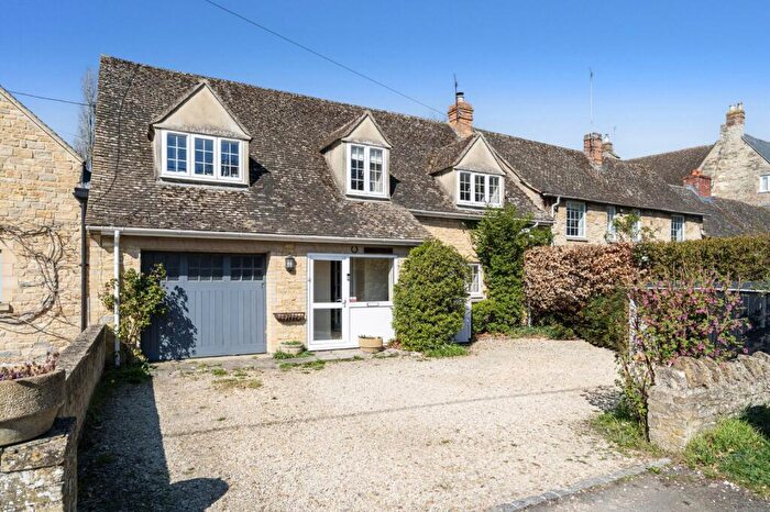 3 Bedroom Semi-Detached House For Sale In Heyford Road, Kirtlington, Kidlington, Oxfordshire, OX5