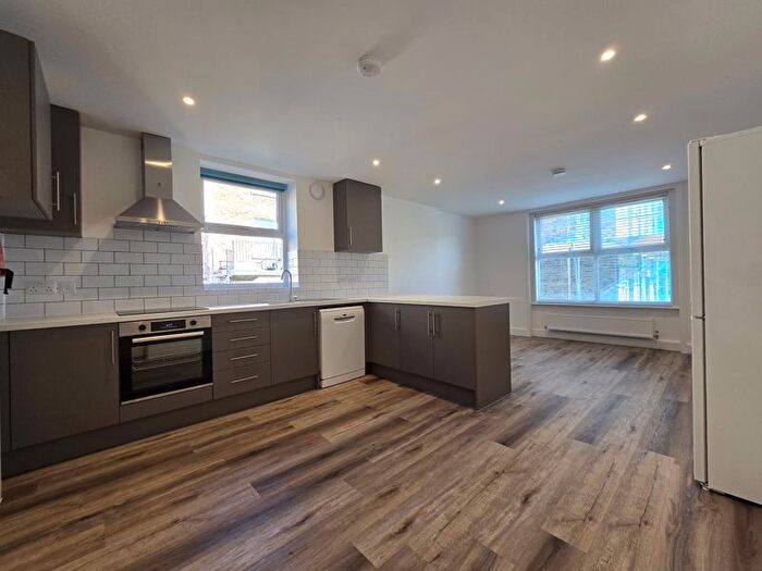 2 Bedroom Flat To Rent In Bushey Hill Road, London, SE5