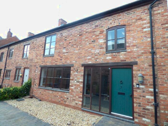 2 Bedroom Town House To Rent In Aldwinckles Yard, Market Harborough, LE16