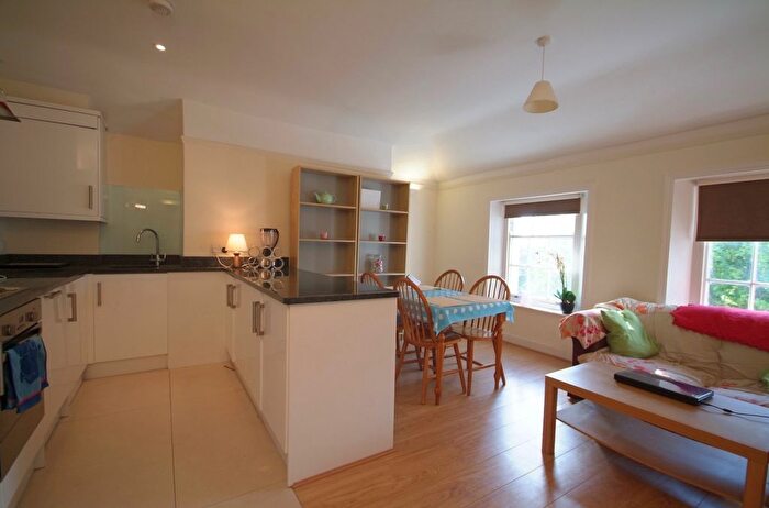 1 Bedroom Flat To Rent In St John Road, Isleworth, TW7