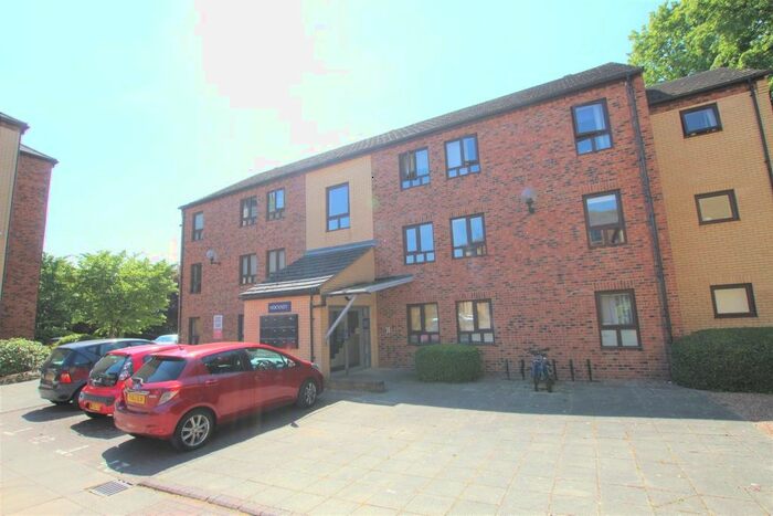2 Bedroom Flat To Rent In Woodlands Village, Sandal, Wakefield WF1
