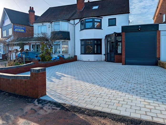 4 Bedroom Semi Detached House For Sale In Ulverley Green Road, Solihull, West Midlands, B92