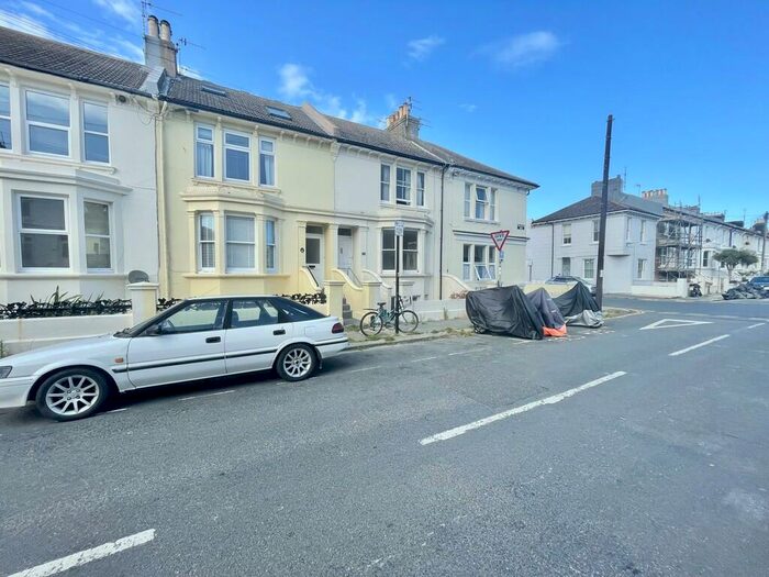 2 Bedroom Maisonette To Rent In Goldstone Road, Hove, BN3