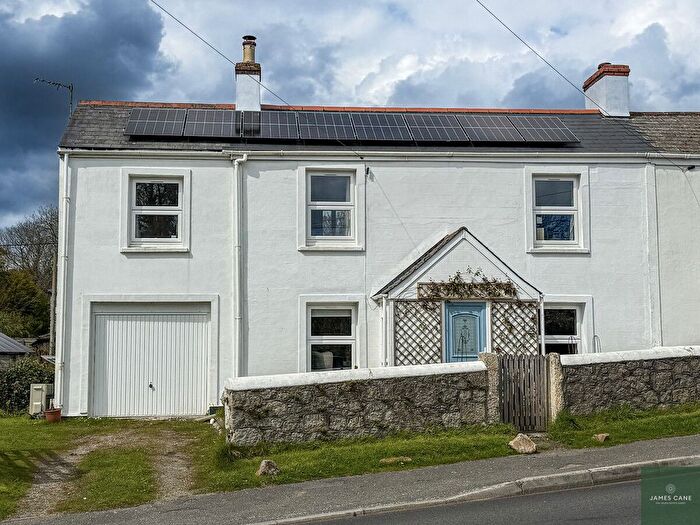 3 Bedroom End Of Terrace House For Sale In East Lynne Cottages, Blackwater, TR4