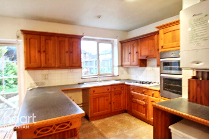 3 Bedroom Terraced House To Rent In Hatfield Road, Dagenham, RM9