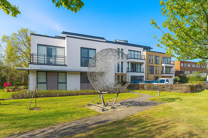 2 Bedroom Apartment For Sale In Churchill Court Madingley Road, Cambridge, CB3