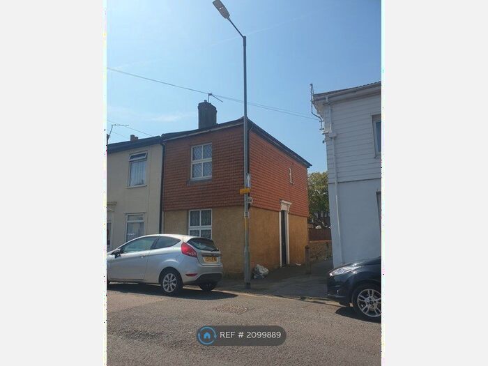 3 Bedroom End Of Terrace House To Rent In Cavour Road, Sheerness, ME12