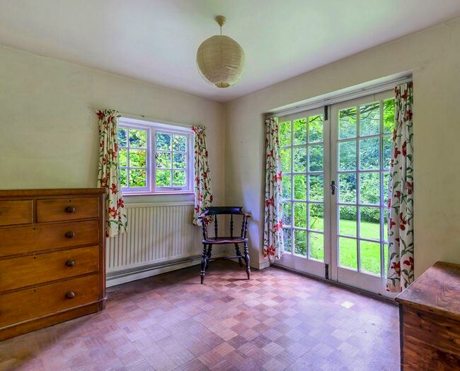 4 Bedroom Detached House For Sale In Tillingbourne, House, Shalford Road, Guildford, GU4