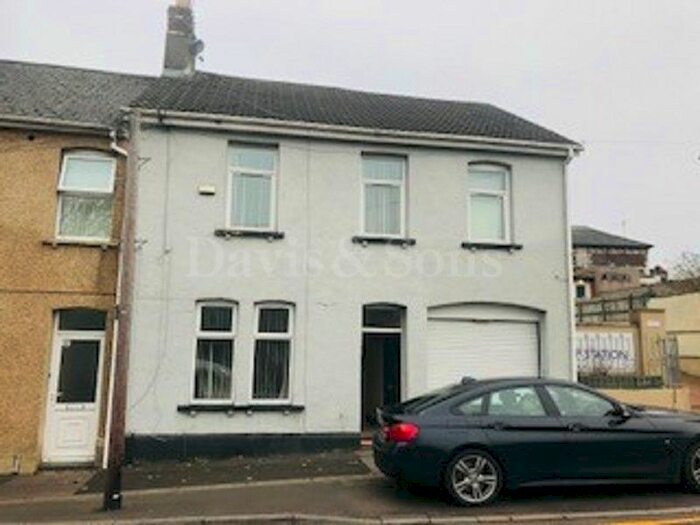 1 Bedroom Flat To Rent In North Street, Newport, S Wales. NP20