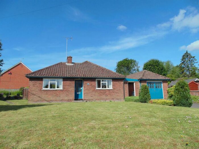 3 Bedroom Detached Bungalow To Rent In Newbury Street, Lambourn, Berkshire, RG17