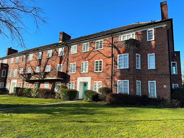 2 Bedroom Flat To Rent In Southampton, Hampshire, SO17