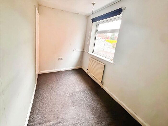 3 Bedroom Semi-Detached House For Sale In Yew Tree Crescent, Burton-On-Trent, Staffordshire, DE15
