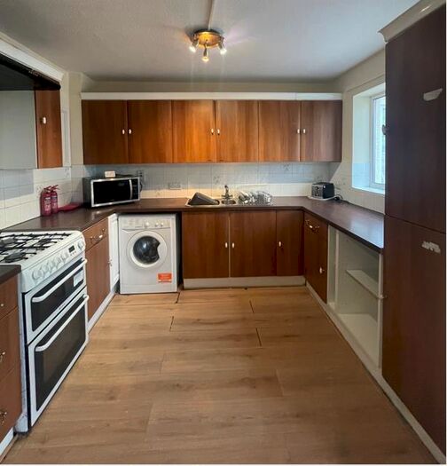 1 Bedroom Flat To Rent In Pilton Close, Northampton, NN3