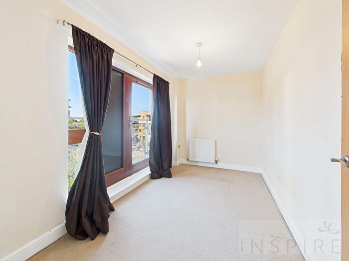 2 Bedroom Flat To Rent In Commonwealth Drive, Nokes Court, RH10
