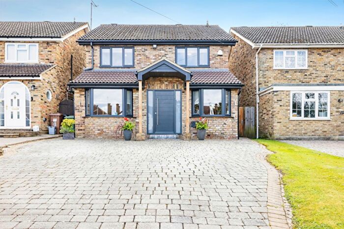 4 Bedroom Detached House For Sale In Coldharbour Lane, Bushey, WD23