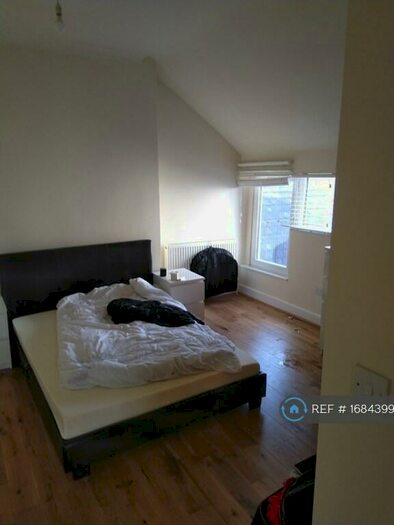 4 Bedroom Flat To Rent In Claude Pla, Cardiff, CF24
