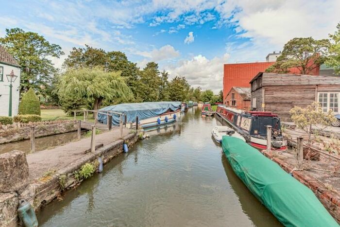 3 Bedroom Flat To Rent In Mill Street, Oxford, OX2