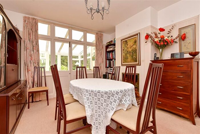 3 Bedroom Detached House For Sale In Highlands Avenue, Leatherhead, Surrey, KT22