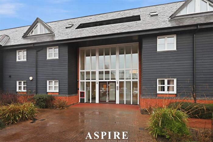 2 Bedroom Flat For Sale In Cornsland Close, Upminster, RM14