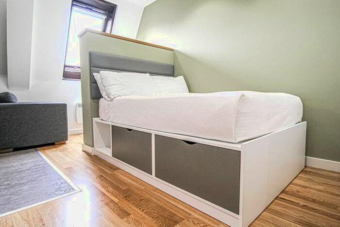 Studio To Rent In Queen Street, Leeds, LS1