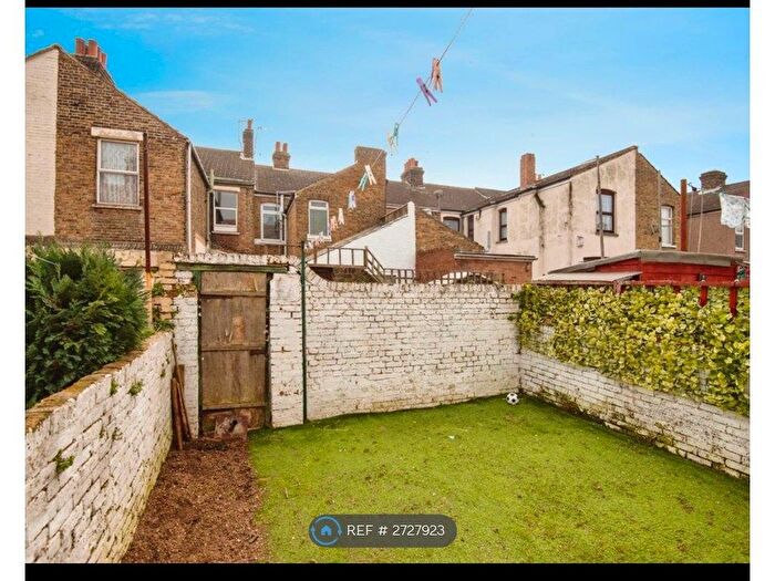 2 Bedroom Maisonette To Rent In Invicta Road, Sheerness, ME12