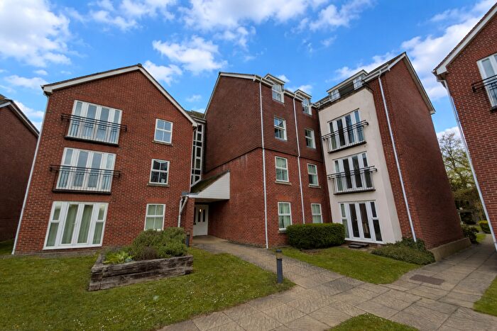 2 Bedroom Apartment For Sale In Birch Meadow Close, Warwick, Warwickshire, CV34