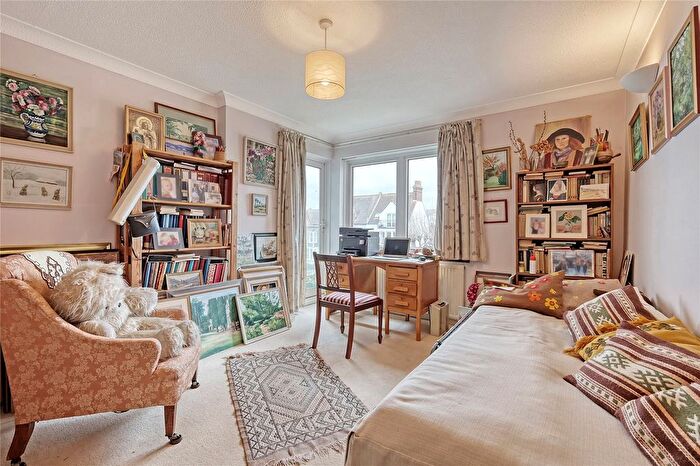 2 Bedroom Flat For Sale In Overcliff, Manor Road, Westcliff-On-Sea, Essex, SS0