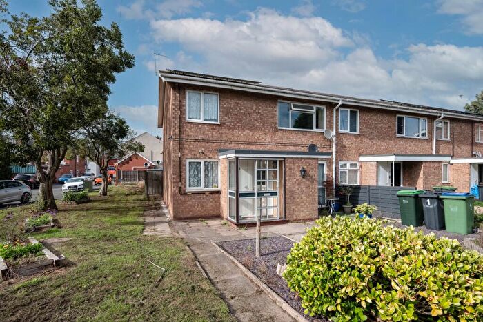 2 Bedroom Flat For Sale In Oakthorpe Gardens, Tividale, Oldbury, B69