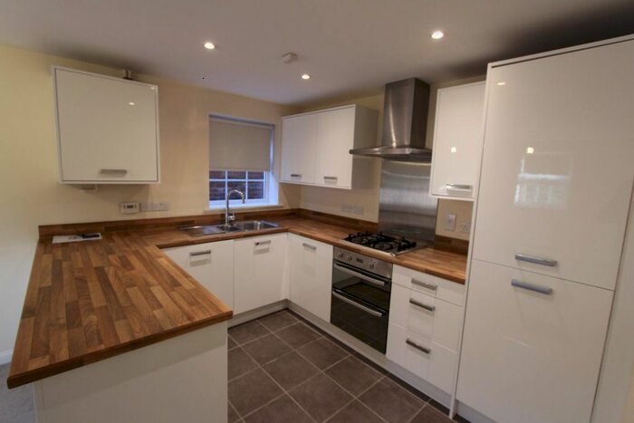 2 Bedroom Flat To Rent In Horse Fair Lane, Rothwell, Kettering, NN14