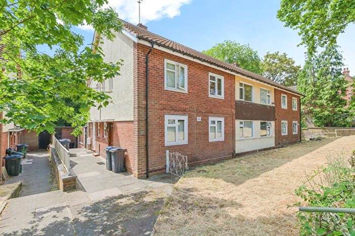 3 Bedroom Maisonette For Sale In Kingsbury Road, Erdington, Birmingham, B24