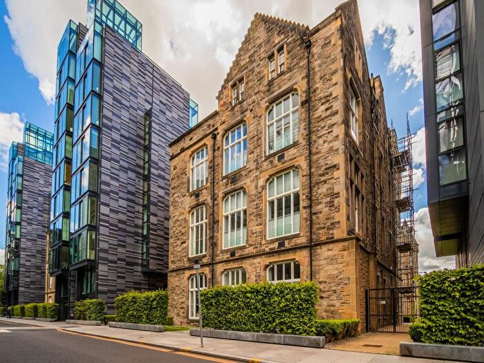 2 Bedroom Flat To Rent In Simpson Loan, Edinburgh, EH3
