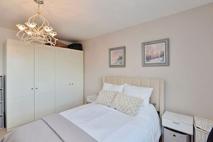 1 Bedroom Flat For Sale In Countess Way, Broughton, Milton Keynes, MK10