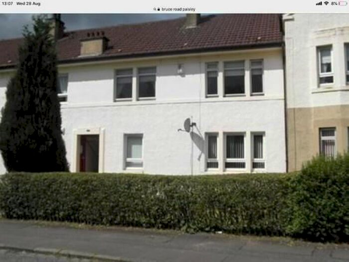 2 Bedroom Flat To Rent In Bruce Road, Paisley, PA3